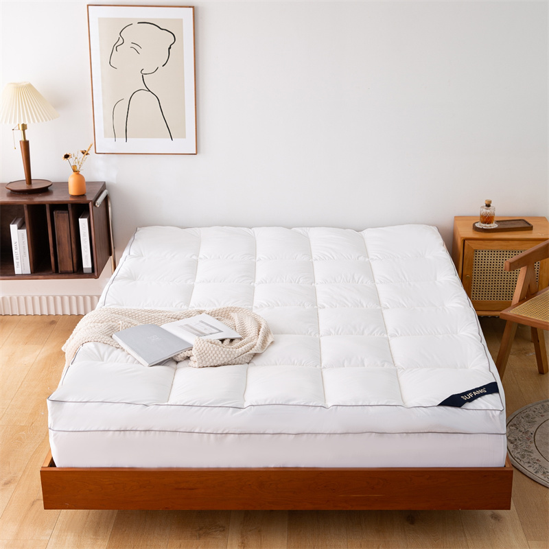 Reprehendo Quilt Microfiber Implens 40s Downproof Morbi Culcita Topper Reprehendo Quilt Microfiber Implens 40s Downproof Morbi Culcita Topper