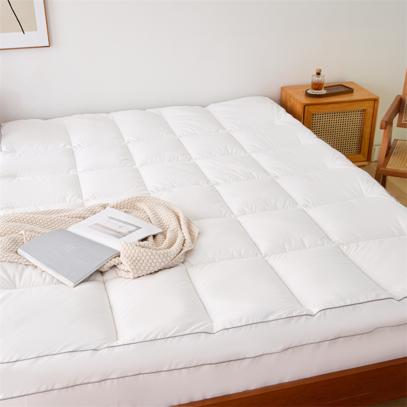 Reprehendo Quilt Microfiber Implens 40s Downproof Morbi Culcita Topper Reprehendo Quilt Microfiber Implens 40s Downproof Morbi Culcita Topper