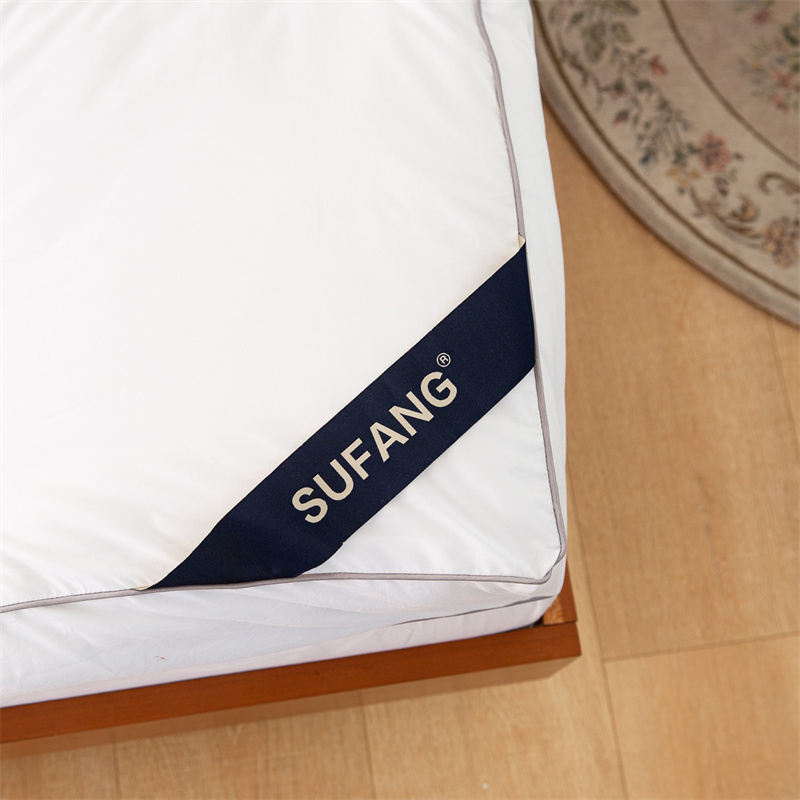 Reprehendo Quilt Microfiber Implens 40s Downproof Morbi Culcita Topper Reprehendo Quilt Microfiber Implens 40s Downproof Morbi Culcita Topper