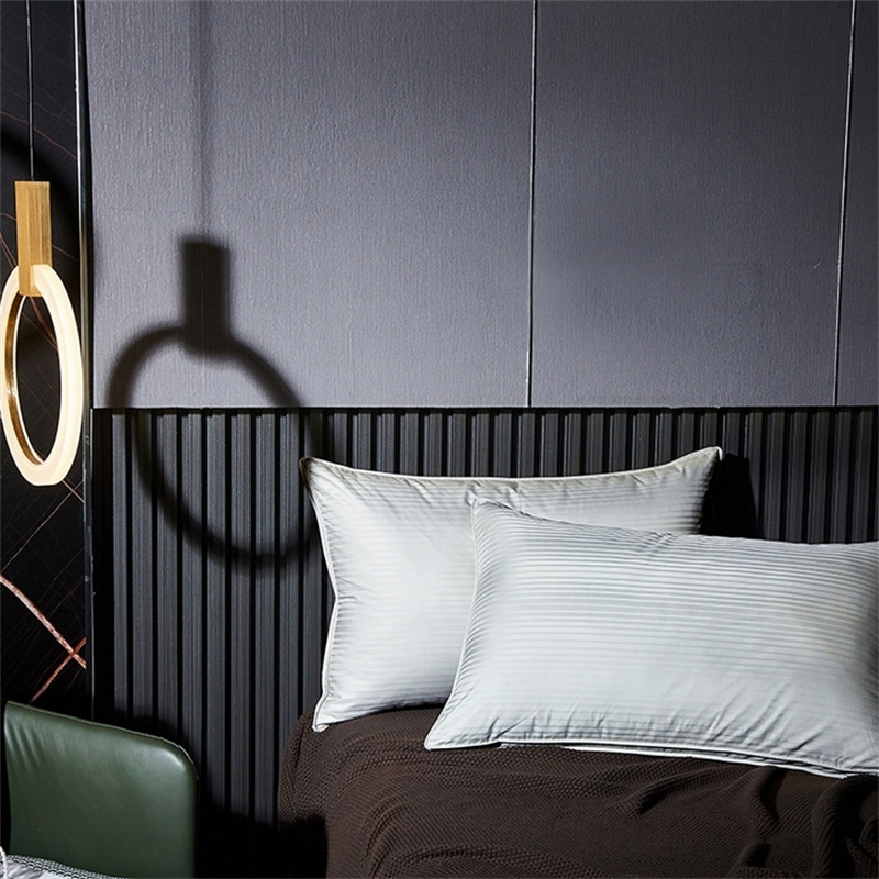 Mea tribus stratis implens cervicalia Sateen Stripe Cervical Mea tribus stratis implens cervicalia Sateen Stripe Cervical