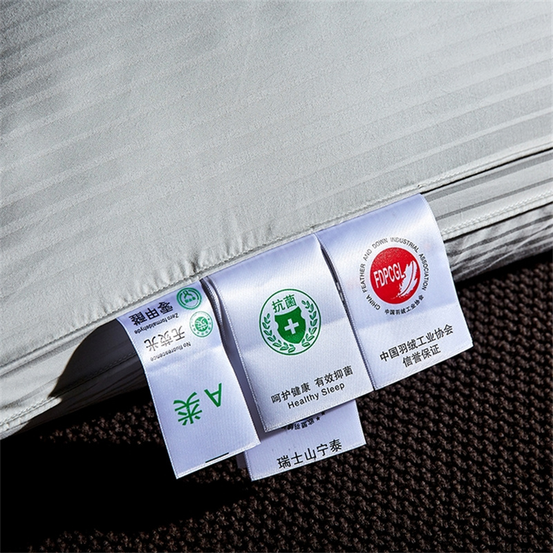 Mea tribus stratis implens cervicalia Sateen Stripe Cervical Mea tribus stratis implens cervicalia Sateen Stripe Cervical