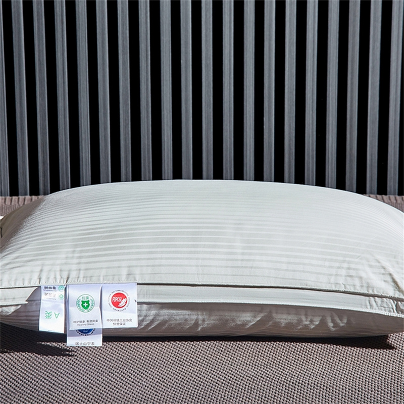 Mea tribus stratis implens cervicalia Sateen Stripe Cervical Mea tribus stratis implens cervicalia Sateen Stripe Cervical